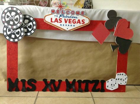 Casino Themed Homecoming, Casino Prom, Sweet 16 Party Planning, Vegas Theme Party, Vegas Birthday, Kitty Party Games, Selfie Wall, Vegas Theme, Christmas Comics