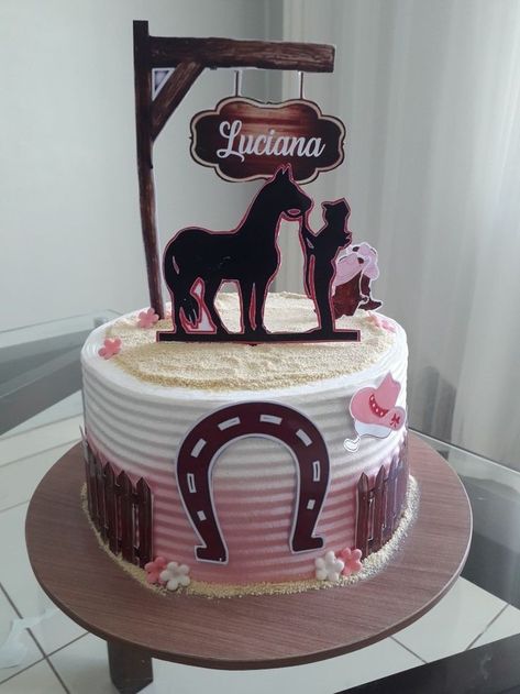 Western Theme Cakes, Cowgirl Cake, Country Birthday Party, 19th Birthday Cakes, Horse Birthday Cake, Cowgirl Cakes, 9th Birthday Cake, Pastel Baby Shower, Horse Cake