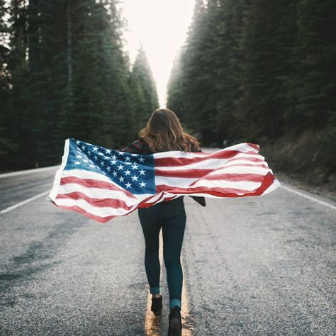 Patriotic Aesthetic, Flag Photoshoot, Recreate Pictures, Mission Pictures, Farm Senior Pictures, Fourth Of July Pics, July Pictures, 4th Of July Photography, Senior Year Pictures