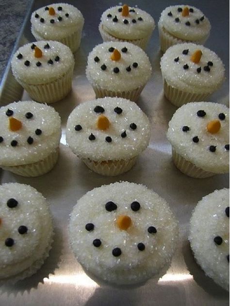 cd758e8f59dfdf06a852adad277986ca Snowman Cupcakes, Pastel Cupcakes, Hello Sweetie, Sugar Crystals, Christmas Cupcakes, Sweets Treats, Holiday Baking, Let Them Eat Cake, Holiday Treats