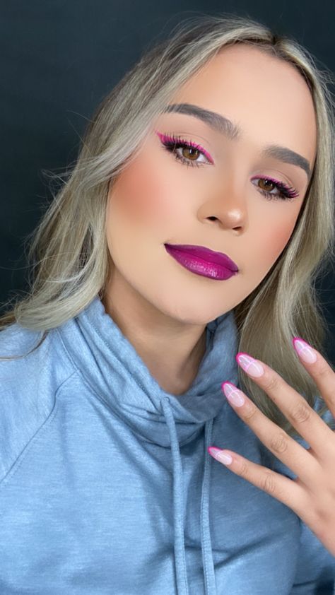 Eyeliner Idea, Pink Eyeliner, Pink Eyeshadow Look, Pink Eye Makeup, Music Festival Outfit, Pink Eyeshadow, Eyeliner Looks, Makeup Videos, Eyeshadow Looks