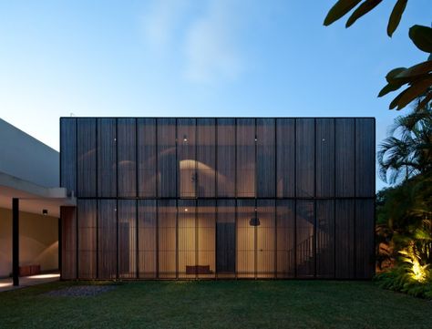 Kerry Hill Architects, Sarah Sadeq Architects, Kerry Hill, Architect Logo, Famous Architects, Residential House, Architecture Exterior, Facade Design, Hotel Design