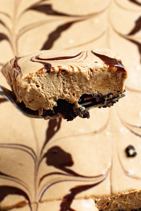 mocha frozen dessert Frozen Mocha Dessert, Frozen Mocha Cheesecake, Mocha Dessert Recipes, Chocolate Cool Whip, Mocha Desserts, Mocha Cheesecake, Peanut Butter Whipped Cream, Condensed Milk Cookies, Desserts With Few Ingredients