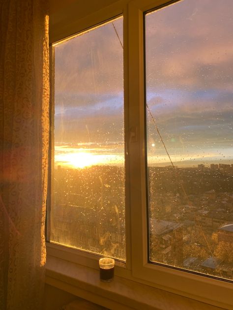 #aesthetic #beautiful #view #window #sunset #rain #rains #weather #vibes #vibing Morning Rain Aesthetic, Window View Nature, Aesthetic Weather, Early Sunrise, Rainy Window, Rain Aesthetic, Morning Aesthetic, Morning Rain, Winter Sun