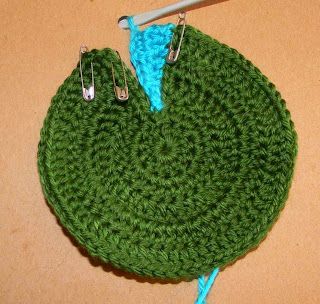 Lily Pad in progress Crochet Lily Pad, All Free Crochet Patterns, Crochet Lily, All Free Crochet, Yarn Tail, Granny Squares Pattern, Afghan Crochet Patterns, Crochet Hook Sizes, Crochet Coasters