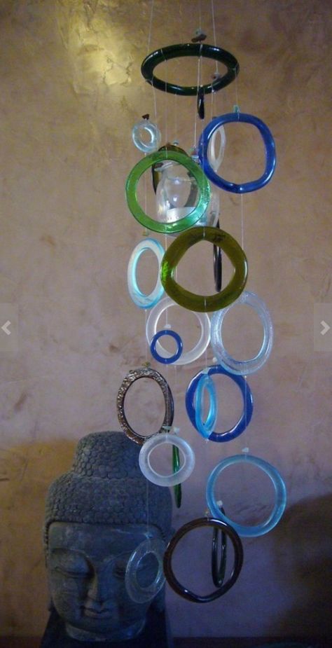 Crafts With Wire, Bottle Windchimes, Diy Windchime, Wine Bottle Chimes, Bottle Chimes, Wind Chimes Homemade, Wine Bottle Wind Chimes, Sound Sculpture, Fused Glass Artwork