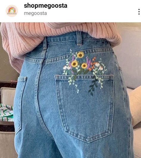 Painting On Jean Pockets, Jean Short Embroidery Diy, Jean Shorts Embroidery, Embroidered Jeans Diy, Embroidery Jeans Diy, Jeans Embroidery, Clothing Embroidery, Clothes Embroidery, Embroidery Pants