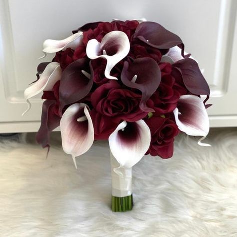 Calla Lily Aesthetic, Calla Lilies Bouquet, Bridal Bouquet Burgundy, Bouquet Calla Lily, Burgundy Bridal Bouquet, Calla Lily Bridal Bouquet, Lily Bridal Bouquet, Bouquet Burgundy, Calla Lily Bridal