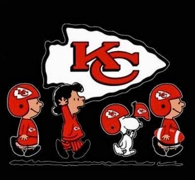 Snoopy Kansas City Chiefs, Charlie Brown Christmas Decorations, Kansas City Chiefs Craft, Chiefs Crafts, Kansas City Chiefs Funny, Chiefs Wallpaper, Peanuts Wallpaper, Kansas City Chiefs Svg, Cricut 3