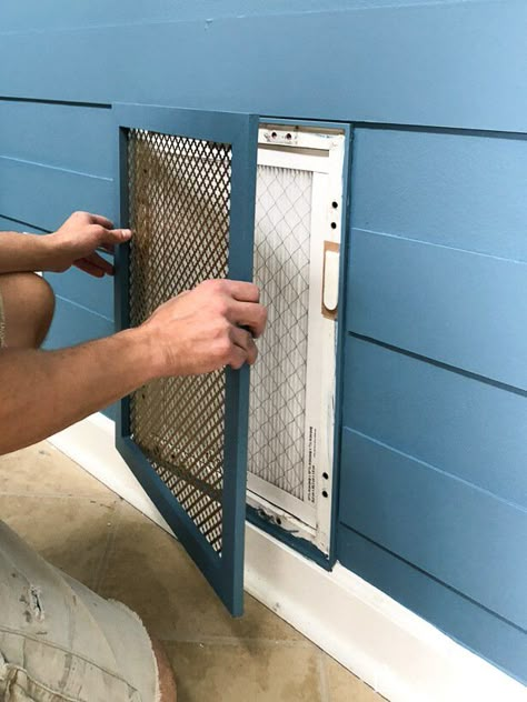 The vast majority of air grille covers are ugly! Make your own decorative DIY wall vent cover with this easy to follow step-by-step tutorial. #airventcover #decorativeairventcover #DIYventcover #returnventcover #ventcoverideas #ventcoverupdate #ventcovertutorials #airgrillecover #decorativeairgrille #airgrilleDIY Wood Return Air Grille, Hvac Cover Indoor, Ac Intake Cover Easy Diy, Air Filter Cover Ideas, Dishwasher Door Cover Diy, Ac Return Vent Cover Diy, Decorative Air Return Cover, Small Wall Shelf Ideas, Air Return Vent Cover Diy