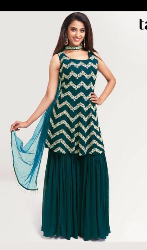 Western Dresses For Girl, Georgette Sharara, Indian Ethnic Fashion, Sharara Designs, Simple Kurta Designs, Long Dress Design, Indian Gowns Dresses, Kurti Designs Party Wear, Trendy Dress Outfits