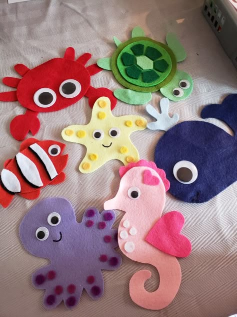 Sea Animals Activities For Preschool, Felt Sheet Crafts Ideas, Felt Ocean Animals, Felt Sea Animals, Felt Hearts Crafts, Diy Busy Books, Ocean Theme Preschool, Felt Toys Diy, Babysitting Crafts