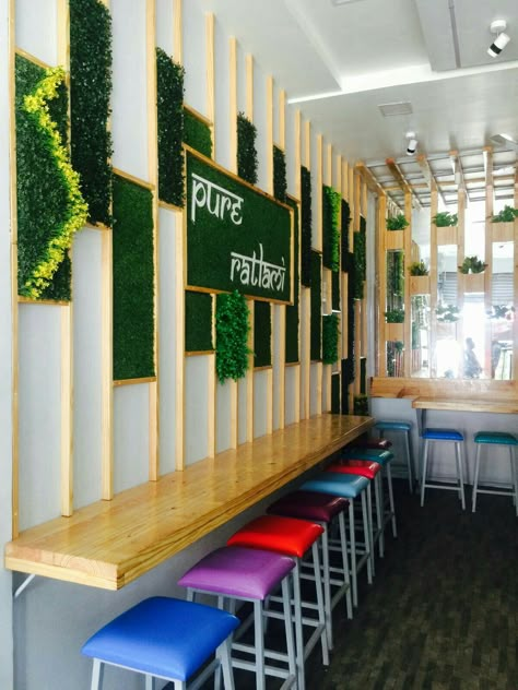 Small Restaurants Design, Grass Wall Cafe Design, Small Indoor Cafe Design, Bar Seats Ideas, Cafe Interior Design Simple, Bakery Restaurant Design, Cafe Interior Wall Design, Cafe Wall Design Ideas Coffee Shop, Wall Design For Cafe