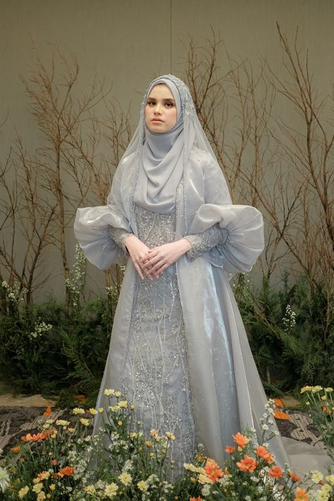 Sahaja Series Ice Grey by LAKSMI - Kebaya Muslimah & Islamic Bride - 008 Islamic Bride, Dress Nikah, Muslim Wedding Dress Hijab Bride, Wedding Dress Hijab, Bridal Workout, Muslim Wedding Hijab, Bridal Hijab Styles, Muslim Wedding Gown, Design Gown