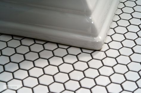 Hexagon Tile Bathroom Black Grout, White Tile And Black Grout Bathroom, Black And White Hex Tile Bathroom Floor, White Penny Tile With Black Grout, White Tile With Black Grout Bathroom, Black And White Bathroom Hexagon Tile, Hexagon Tile Black Grout, White Hexagon Black Grout, White Hexagon Tile Bathroom Black Grout