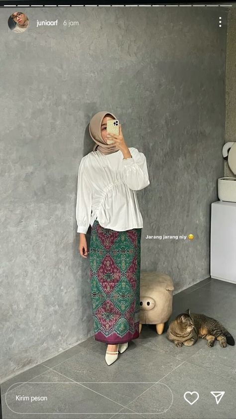 Outfit Rok Batik, Kebaya Modern Hijab Bridesmaid, Kondangan Couple, Bridesmaid Kebaya, Hijab Bridesmaid, Kebaya Simple, Kondangan Outfit, Kebaya Modern Dress, Hijab Dress Party