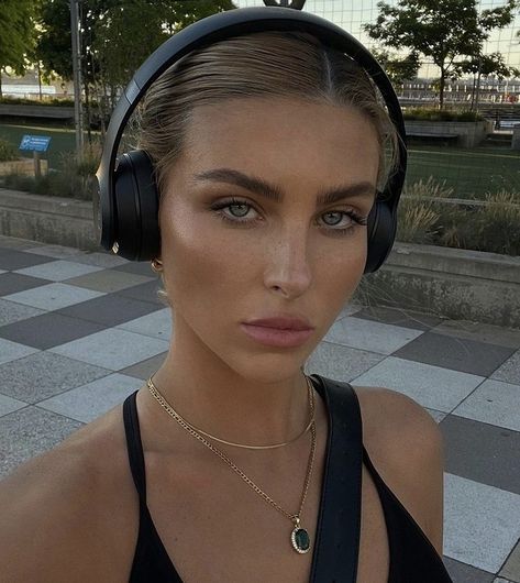 Paige Lorenze, Celebrity Makeup, Natural Makeup Looks, Girls Makeup, Instagram Inspiration, Beauty Inspiration, Makeup Inspo, Skin Makeup, Makeup Inspiration