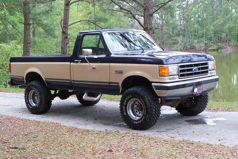 1989 Ford F-150 (That's just like my truck, except mine is blue and white ~KB) Truck Accessories Ford, Diesel Trucks Ford, Ford Ranger Truck, Lifted Ford, Old Ford Trucks, Classic Ford Trucks, Ford 4x4, Classic Pickup Trucks, Ford Pickup Trucks