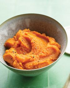 All it takes is a sprinkling of salt and pepper to enhance the earthy flavors of the carrots in this simple side dish. Curry Hummus Recipe, Easy Vegan Curry, Carrot Puree, Curry Spices, Vegan Curry, Salad With Sweet Potato, Carrot Recipes, Roasted Meat, Hummus Recipe