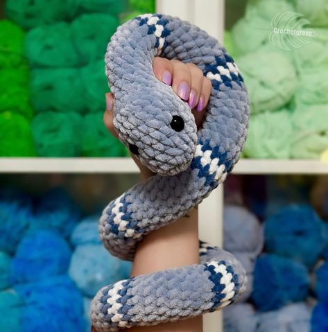 Anabelle Mcelhaney | Free pattern!!! . I wanted to release a cute little pattern as a thank you for 120k on Instagram and 50k on tiktok!! Thank you guys so… | Instagram Snake Crochet, Knit Animals, Crochet Snail, Crocheted Amigurumi, Knit Items, Amigurumi Ideas, Crochet Business, Fun Crochet, Knitted Animals