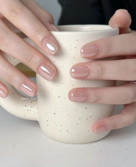 Han So Hee Nails, Short Clear Nail Designs, Korean Nail Aesthetic, Japanese Natural Nails, Canmake Nail Polish, Korean Natural Nails, Pretty Hands Woman, Douyin Short Nails, Short Douyin Nail