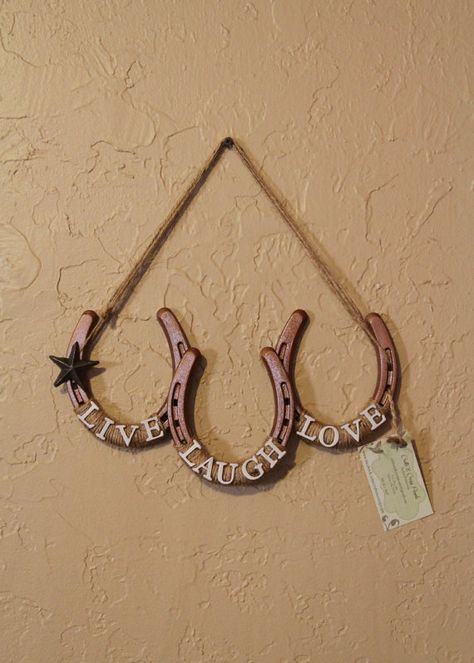 Unavailable Listing on Etsy Horseshoe Projects, Western Crafts, Copper Paint, Horseshoe Decor, Horseshoe Crafts, Welding Process, Horse Crafts, Arc Welding, Horseshoe Art