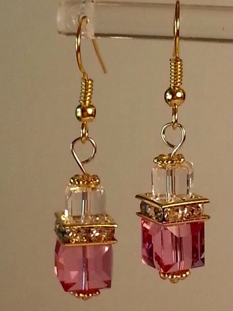 Earrings Inspiration, Homemade Jewelry, Beaded Dangle Earrings, Christmas Jewelry, Hand Made Jewelry, Jewelry Patterns, Jewelry Projects, Diy Earrings, Jewelry Tutorials