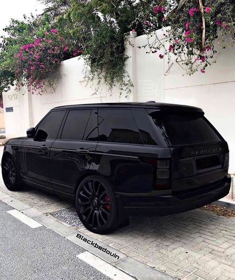 Image may contain: car and outdoor Black Range Rover, Blacked Out Cars, Dream Cars Range Rovers, Range Rover Black, Luxury Cars Range Rover, Range Rover Supercharged, Black Range, Lux Cars, Fancy Cars