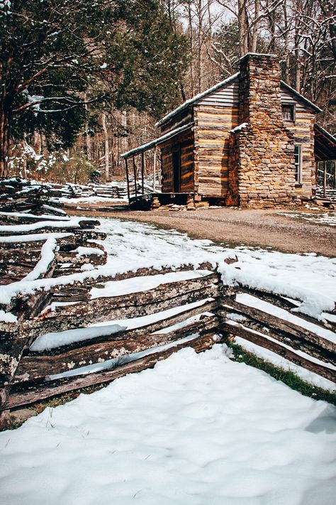 Snow Cabin, Cades Cove Tennessee, Rustic Cabins, Peaceful Living, Cades Cove, Smoky Mountain National Park, Cabin Fever, Scenic Drive, Rustic Cabin