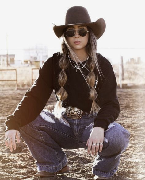 Country Fall Outfits, Cute Western Outfits, Western Girl Outfits, Western Photoshoot, Cute Cowgirl Outfits, Casual Country Outfits, Senior Photo Outfits, Southern Outfits, Country Style Outfits