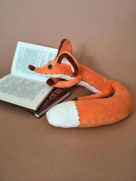 Make A Stuffed Animal, Stuffed Animal Ideas, Fox Plushie, Fox Stuffed Animal, Fox Toys, Embroidered Stars, Animal Ideas, Animals Baby Shower, Sewing Stuffed Animals