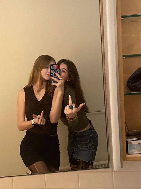 Girlbestfriend Pictures, Friendship Selfies, Friendship Photos, Best Friend Outfits, Best Friends Aesthetic, Bff Goals, Bestie Goals, Two Best Friends