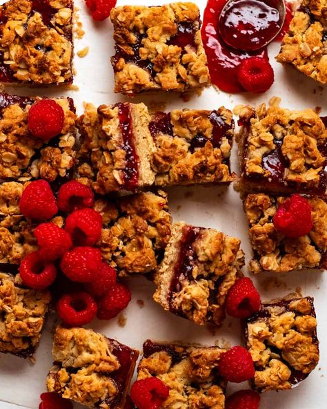 Overhead photo of Raspberry jam oat bars Oatmeal Jam Bars, Cranberry Orange Shortbread, Jam Roll, Orange Shortbread, Jam Bars, Raspberry Bars, Healthy Afternoon Snacks, Shortbread Bars, Recipetin Eats