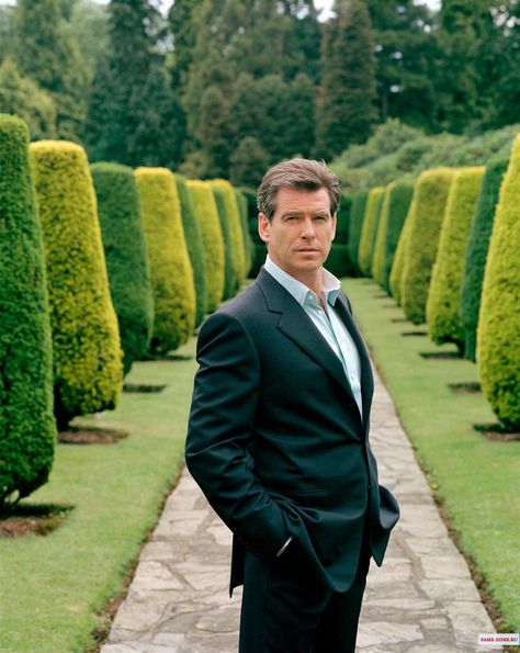 pierce brosnan by greg williams, 2005 Goatee Styles, A Man In A Suit, Man In A Suit, 007 James Bond, James Bond Movies, Pierce Brosnan, Bond Movies, Mama Mia, Al Pacino