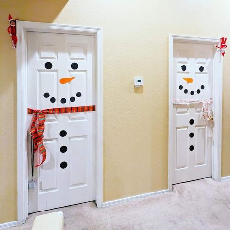 Elf Snowman, Shelf Door, Elf Ideas Easy, Elf Crafts, Elf Magic, Awesome Elf On The Shelf Ideas, Snowman Door, Elf Activities, Xmas Elf