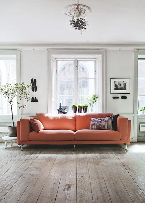 coral couch (via my unfinished home) (via Bloglovin.com ) Orange Couch, Orange Sofa, Ikea Home, Design Del Prodotto, A Living Room, Home Fashion, Large Windows, Home Decor Inspiration, Interior Spaces