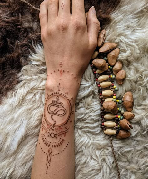 Brown Ink Tattoo, Brown Tattoo Ink, Brown Tattoo, Bohemian Tattoo, Browning Tattoo, Tattoos For Moms With Kids, Cuff Tattoo, Red Tattoo Ideas, Tattoos For Moms