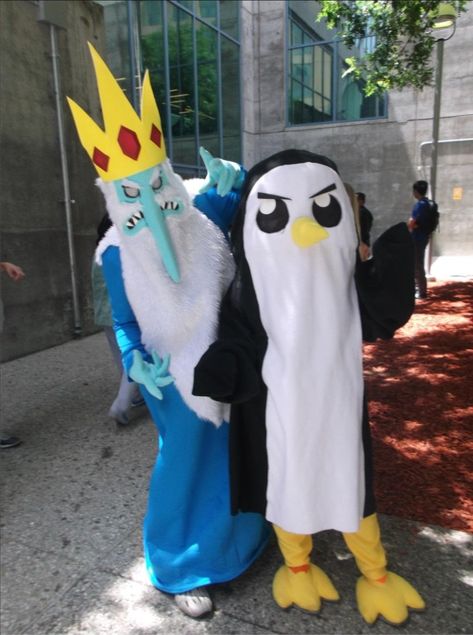 Regular Show Costumes, Ice King And Gunter, Adventure Time Costume, Adventure Time Cosplay, King Costume, Duo Halloween Costumes, Ice King, Adventure Time Art, Halloween Magic