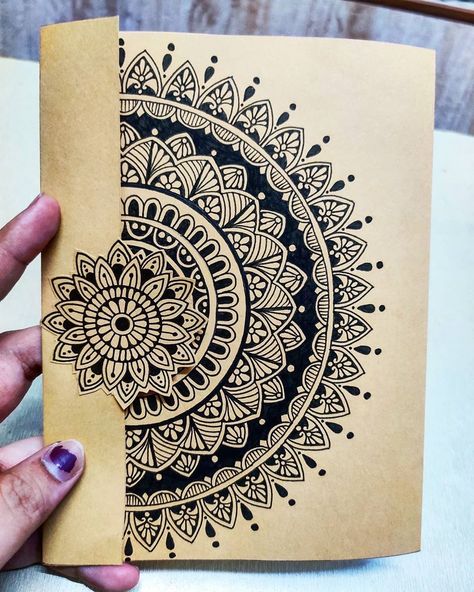 Mandala Card Design, Mandala Gift Ideas, Mandala Art Card, Mandala Cards, Drawing Ideas Easy Doodles, Mandala Card, Doodle Mandala, Mandala Sketch, Something New Everyday