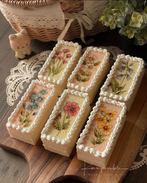 𝑓. on X: "botanical cakes by keempossible https://t.co/9mdecuM1V5" / X Botanical Cake, Cafe Food, Pasta, Cafe, Baking, Cake