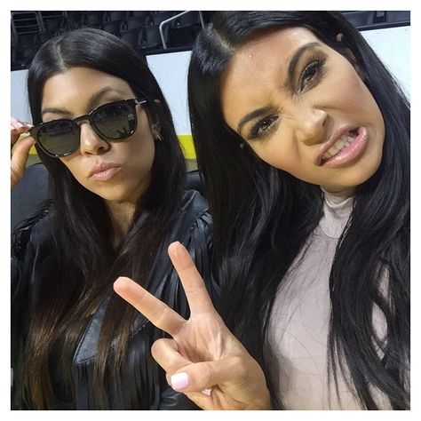 Kim And Kourtney, Kim And Kanye, Jenner Family, Cool Face, Kylie Jenner Style, Kardashian Kollection, Pretty Faces, Keeping Up With The Kardashians, Jenner Style