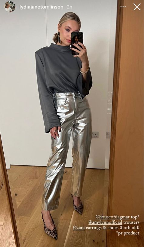 Metallic Trousers Outfit, Silver Leather Pants, Lydia Jane Tomlinson, Silver Pants Outfit, Metallic Pants Outfit, Silver Trousers, Grey Pants Outfit, Paris Outfit Ideas, Winter Outfits Street Style