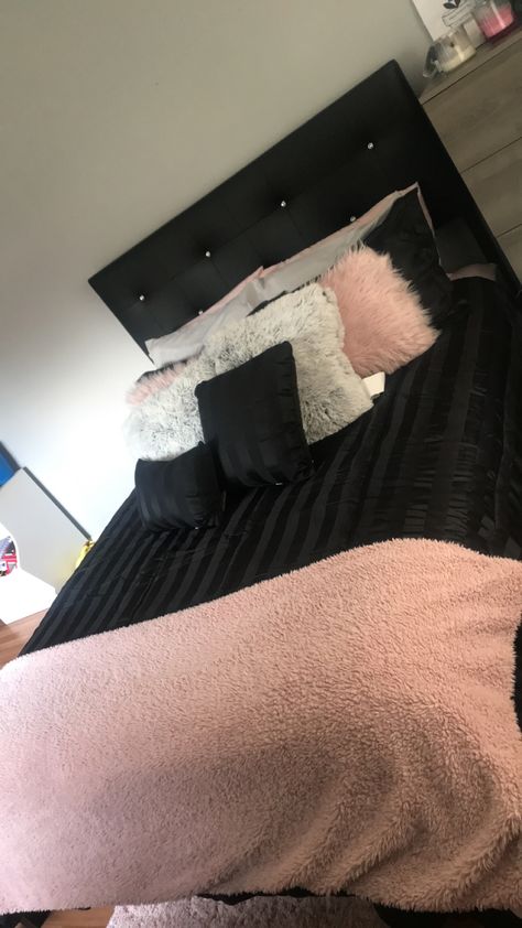 Pink And Black Bedding Ideas, Pink Black Grey And White Bedroom, Black Bed Frame With Pink Bedding, Gray Black And Pink Bedroom Ideas, Black Gray Pink Bedroom, Black Grey And Pink Bedroom Ideas, Black Room With Pink Accents, Black And Light Pink Bedroom Ideas, Black And Pink Bedroom Ideas Girly