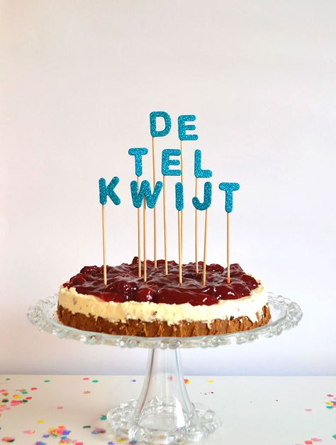 Mijn lief was jarig en mopperde, want hij is 40 en nog wat geworden. Hij voelt zich 'toch echt nog 25', hahhaha, ja, het is wa... Cupcakes Ideas Birthday, Ideas For Birthday Cake, Cake Kids, Cupcakes Ideas, Mothers Day Cake, Cadeau Diy, Snacks Für Party, Pie Cake, Cupcake Cake