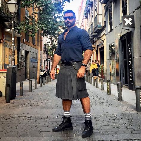 Yesu Toro on Instagram: “I 🖤walking down Madrid with my kilt Scotish Men, Scotland Men, Scottish Man, Men In Kilts, Beard Styles For Men, Fashion Male, Bear Men, Big Men, Good Looking Men