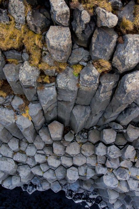 SS21 REY / Inspiration. Reynisfjara basalt columns, Iceland⁠.⁠ ⁠ The fiery wrath of the island’s volcanoes mixed with the landshaping movement of icy glaciers has created dramatic, breathtaking scenery. The basalt columns made from volcanic rock pictured are the result of this rapid cooling process that changes the chemical makeup and appearance of the lava into unique geometric shapes. ⁠ Wabi Sabi Kitchen, Deadly Animals, Basalt Columns, Sushi Set, Wabi Sabi Style, Tableware Design, Volcanic Rock, Lava Rock, Rock Formations