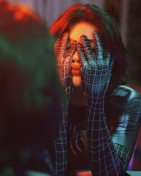 Spiderman Photoshoot Ideas, Spidergirl Aesthetic, Vigilante Aesthetic, Cassie Aesthetic, Spider Girl Costume, Miss Spider, Venom Girl, Gwen Cosplay, She Venom