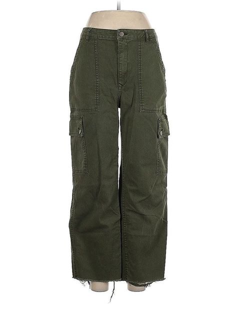 green cargo pants Hollister Cargo Pants, Green Cargo Pants Outfit, Cargo Skirt Outfit, Grunge Pants, Cargo Pants For Women, Pants Baggy, Cargo Pants Outfit, Baggy Cargo Pants, Green Cargo Pants