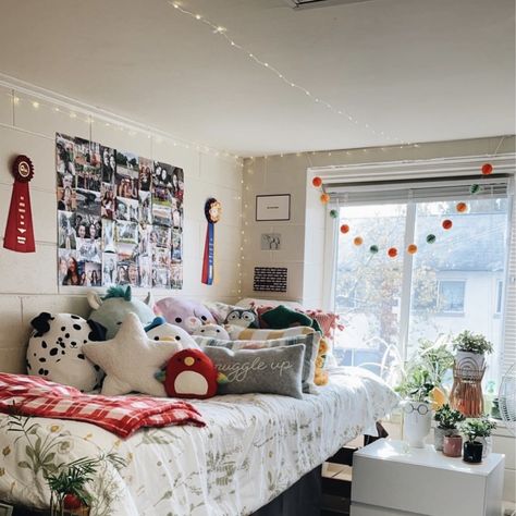 Horses Room Ideas Bedrooms, Equestrian Room Ideas Bedrooms, Equestrian Room Ideas, Equestrian Aesthetic Room, Equestrian Aesthetic Bedroom, Horse Room Ideas For Teens, Cute Horse Themed Bedrooms, Horse Blanket Room, Horse Themed Bedrooms Walmart