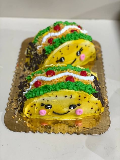 Fiesta Theme Cupcakes, 1 Year Smash Cake, Fun Cake Designs, Taco Cupcakes, Taco Cake, Taco Birthday, Taco Bout A Party, Smash Cake Ideas, Bakery Party